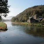 Au Bord De L'eau